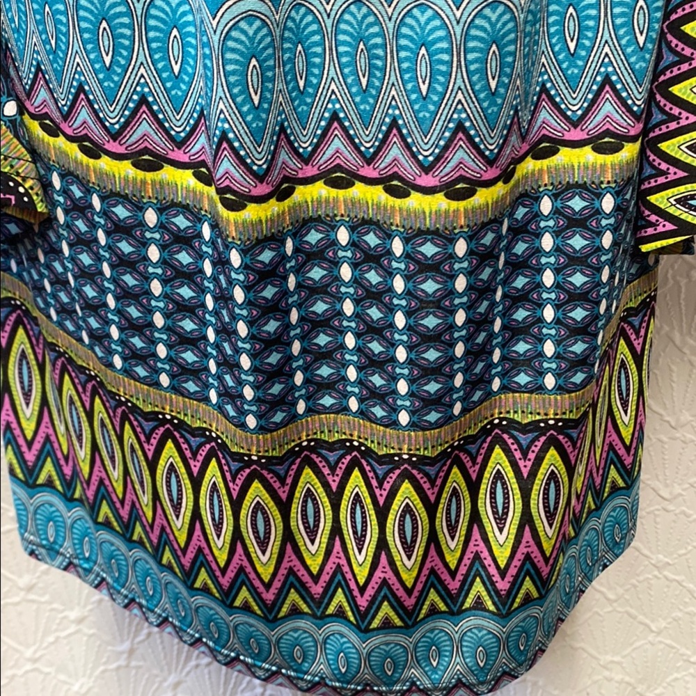 Win Win size large Colorful‎ Geometric Pattern Women's Top paisley soft stretch - Picture 4 of 10